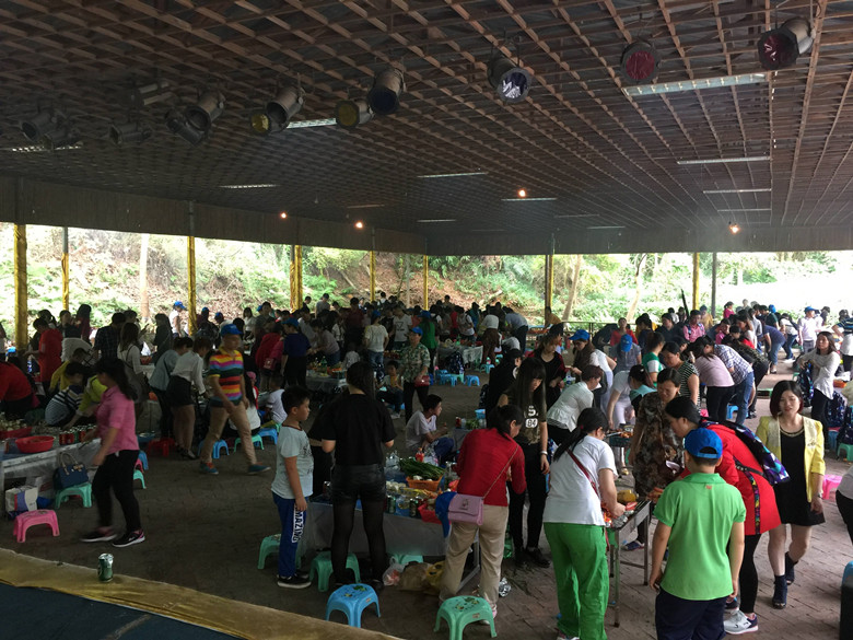 深圳農(nóng)家樂迎來達芙妮公司選擇深圳九龍山生態(tài)園做拓展燒烤一日游